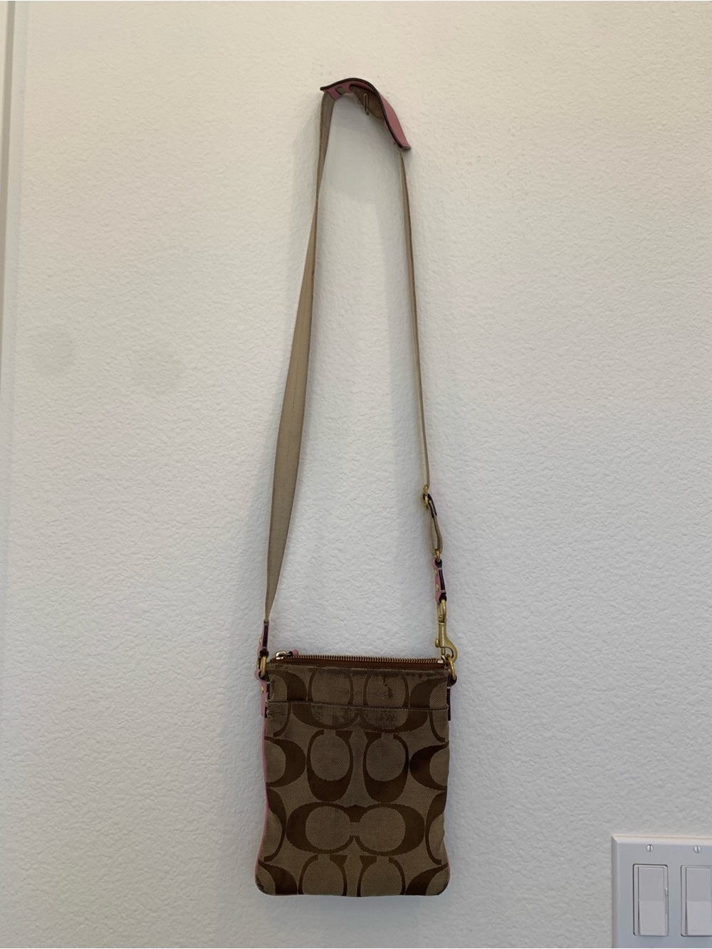 Vintage Coach Pink & Brown Signature Crossbody Bag - Tan/Brown